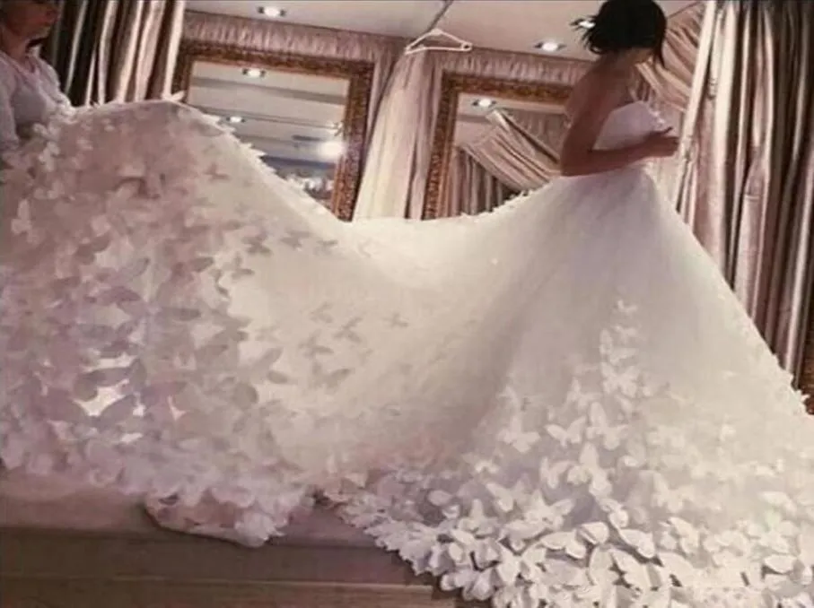 2020 New Fashion Wedding Dresses Court Train 3D Floral Appliques Butterfly Bridal Gowns Tulle Sweetheart Custom Made Wedding Dress7705715