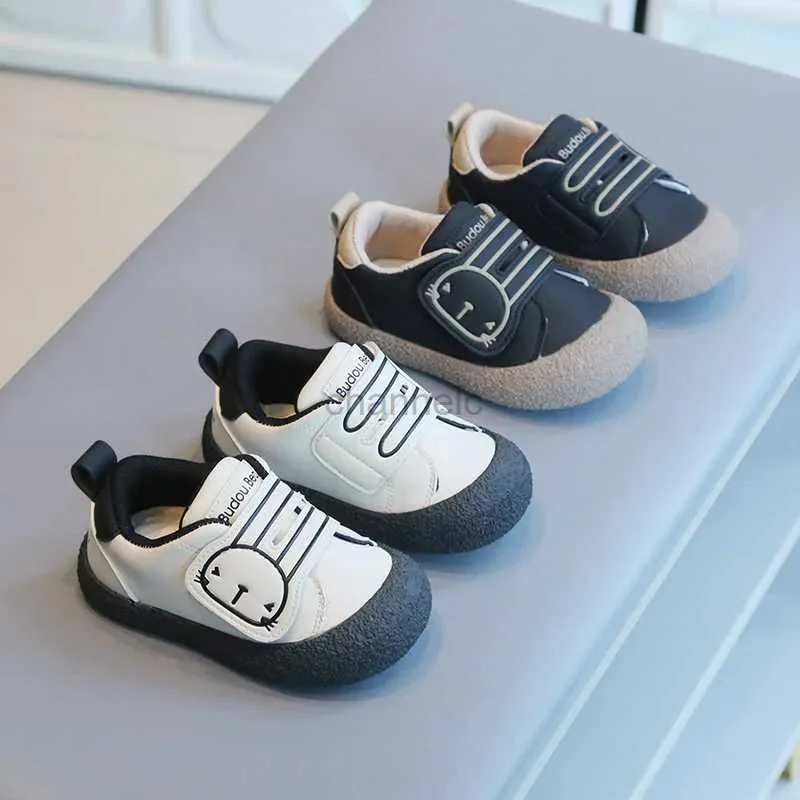 First Walkers Toddler Everyday Shoes Soft Anti-Slip Shoes Children Boys Comfortable Leather Sneakers Fashion Cartoon Single Shoes 240315