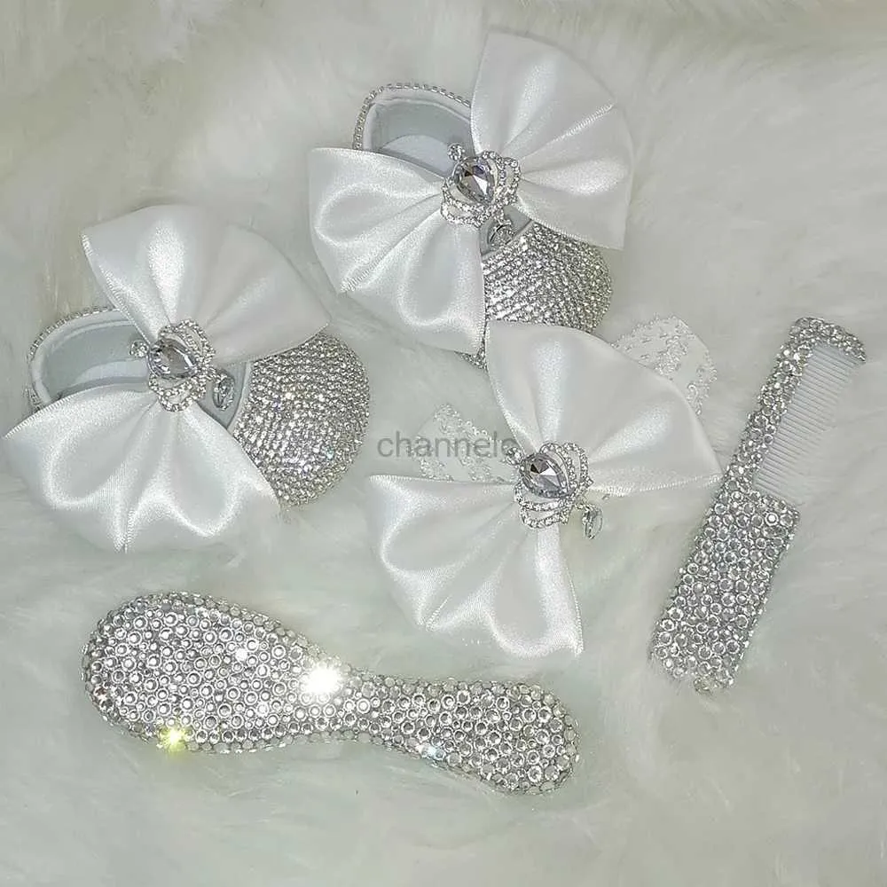 First Walkers Handmade Zirconia Bows Girl Spring Shoes Winter Comb Hair Comb First Walker Shine Bling Crystal Princess Gift for Stork Party 240315