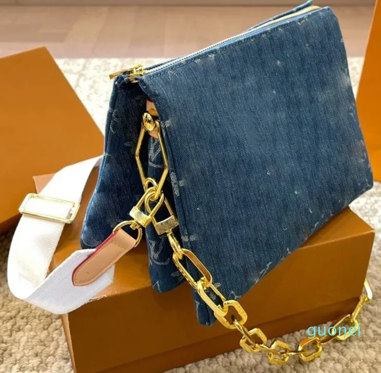 Modedesigner-Taschen aus Denim-Canvas bringen lässige Kettentaschen