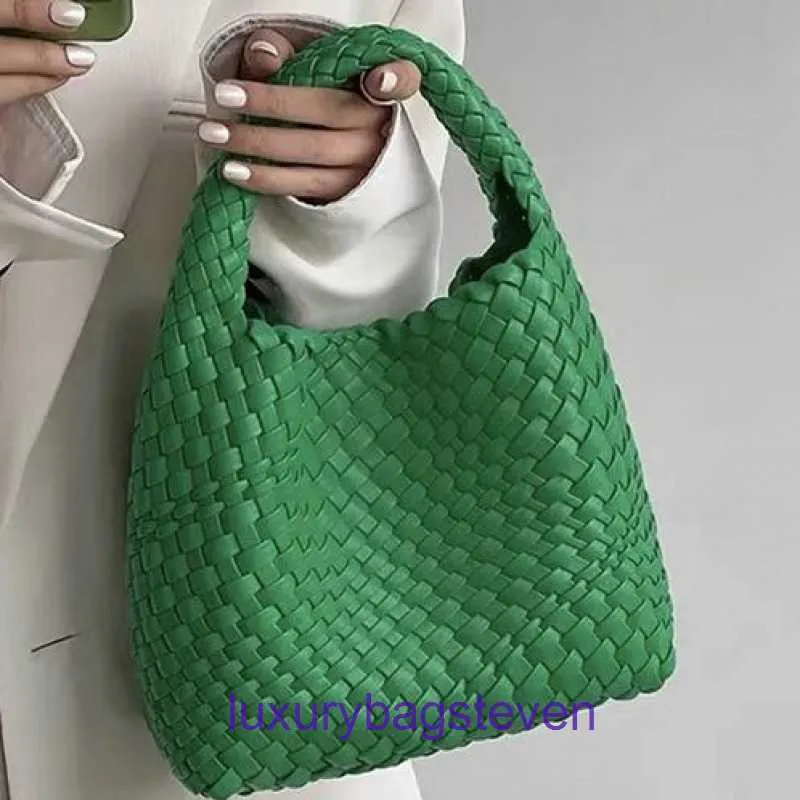 Borse a tracolla di lusso Bottgss Ventss Hop per le donne 2024 Nuova borsa a tracolla intrecciata di alta qualità fatta a mano, grande capacità, alla moda, con logo reale
