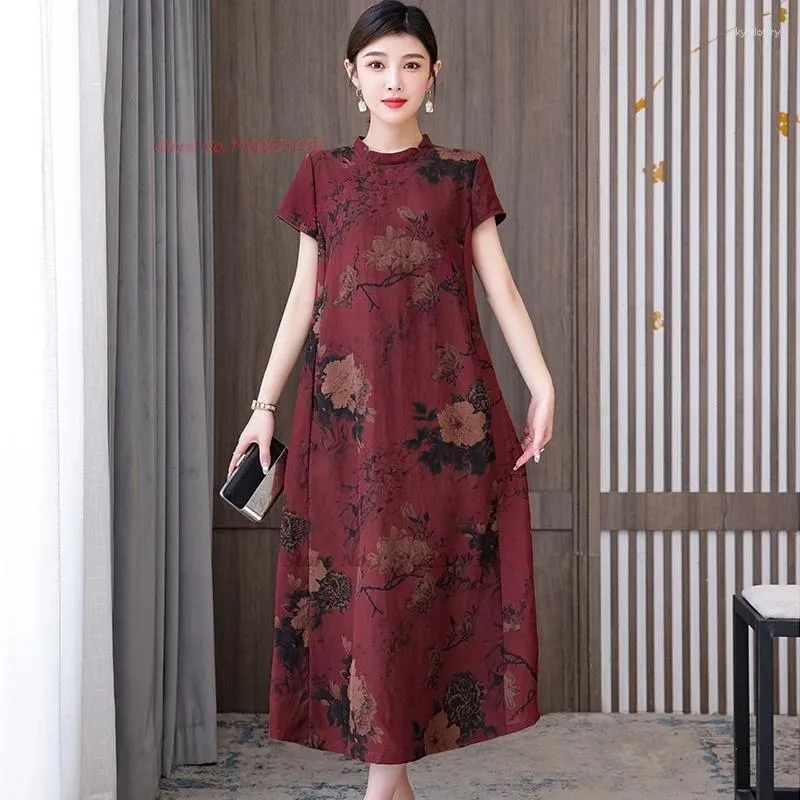 Ethnische Kleidung 2024 Chinesisches verbessertes Qipao-Kleid Eleganter Vintage-Cheongsam Nationaler Blumendruck Satin Traditionelle Folk-Lose