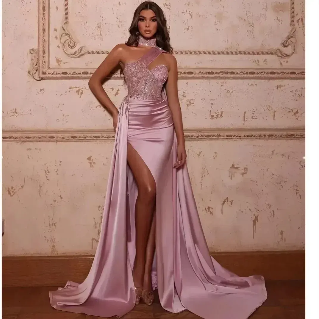 반짝이는 핑크 인어 댄스 파티 드레스 슬라이스 스팽글 새틴 사이드 슬릿 홀터 1 어깨 스윕 길이 vestido de novia custom made
