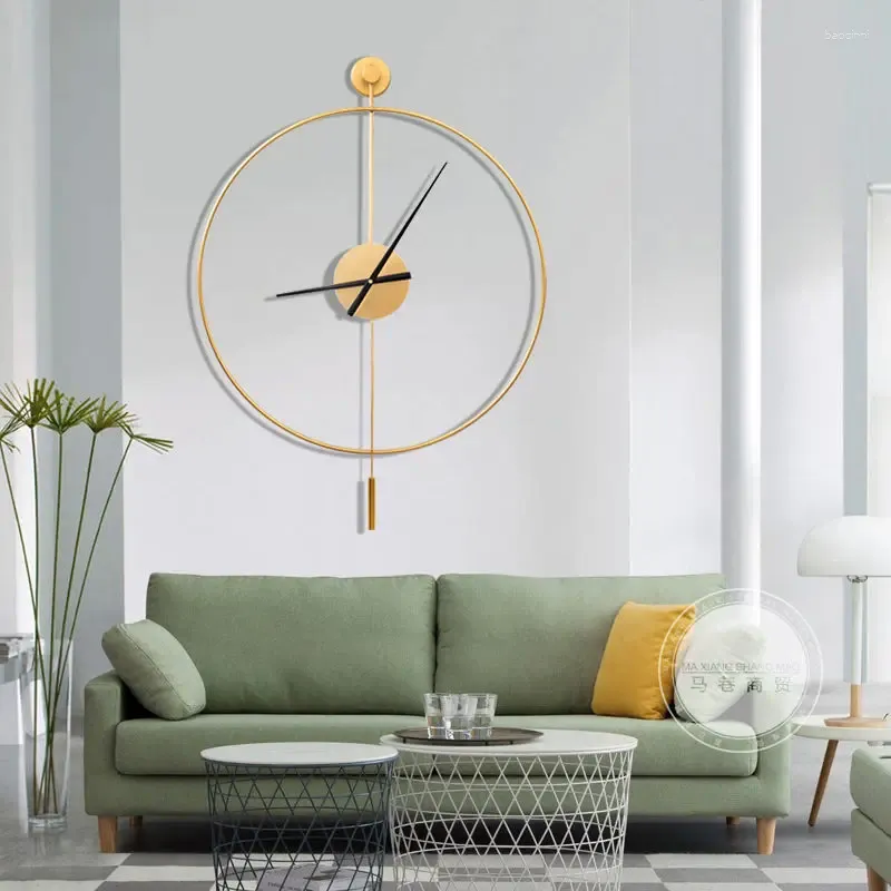 Horloges murales horloge suspendue pour salon Internet célèbre abordable luxe fer Art Restaurant à la mode et créatif