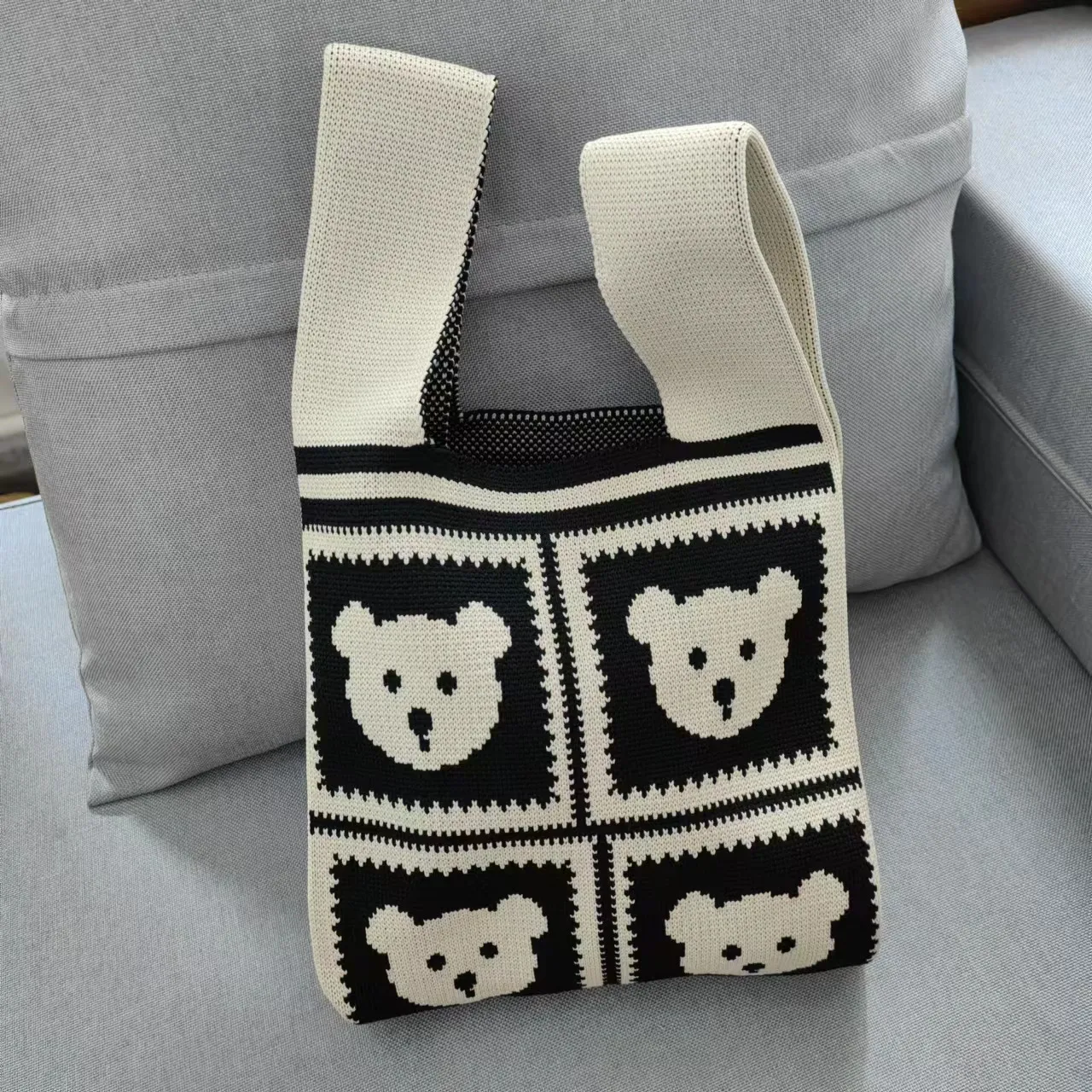 Handbag Women's Knitted Wool Bucket Japanese and Korean Hand Carrying Casual Tote Lunch Bag Bear