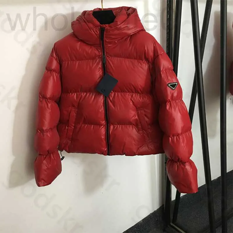 Mulheres Down Parkas Designer Com Capuz Jaqueta Acolchoada Mulheres Designer Triângulo Zipper Quente Carta Clássica Inverno Curto Algodão Vestuário Windbreak 374L