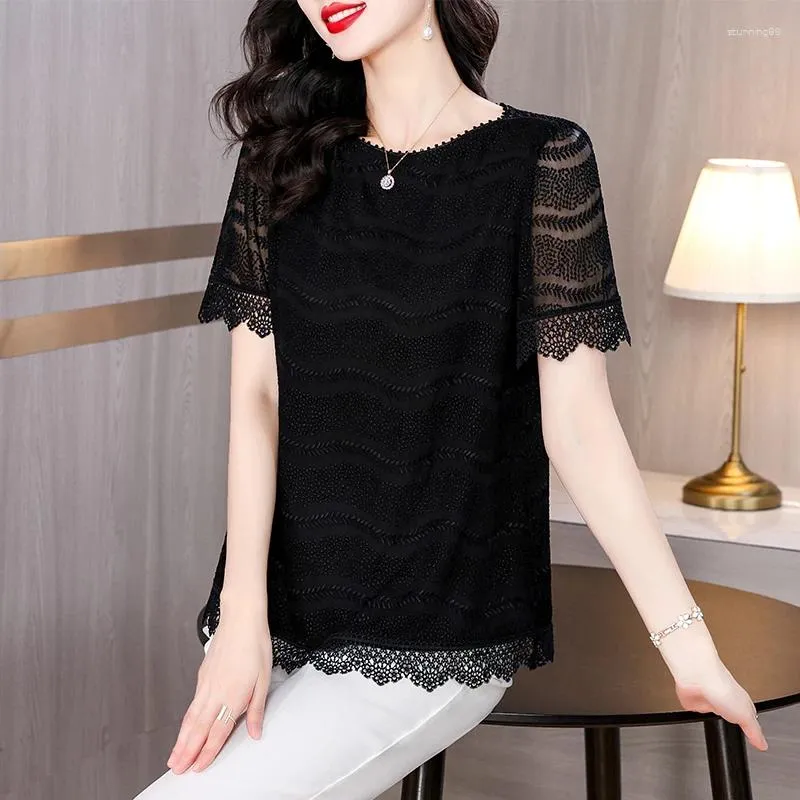 Women's T Shirts Black Heavy Industry Embroidered Silk Top 2024 Summer O-neck Short Sleeve Lace Splice Loose Size Slimming T-shirt