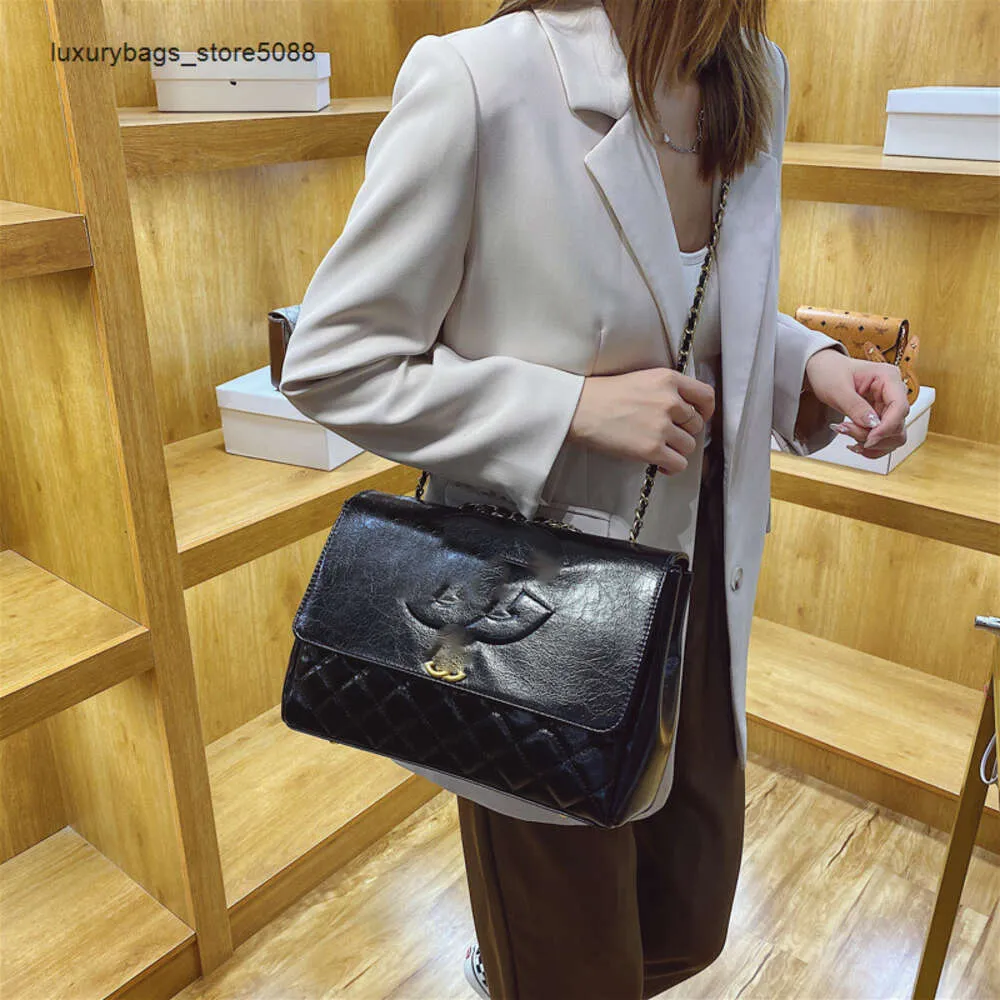 Factory Sells 85% Discount Brand Designer New Handbag Handbags Womens Bag New Shoulder Lingge Chain Underarm Wind Popular Solid Color Stray