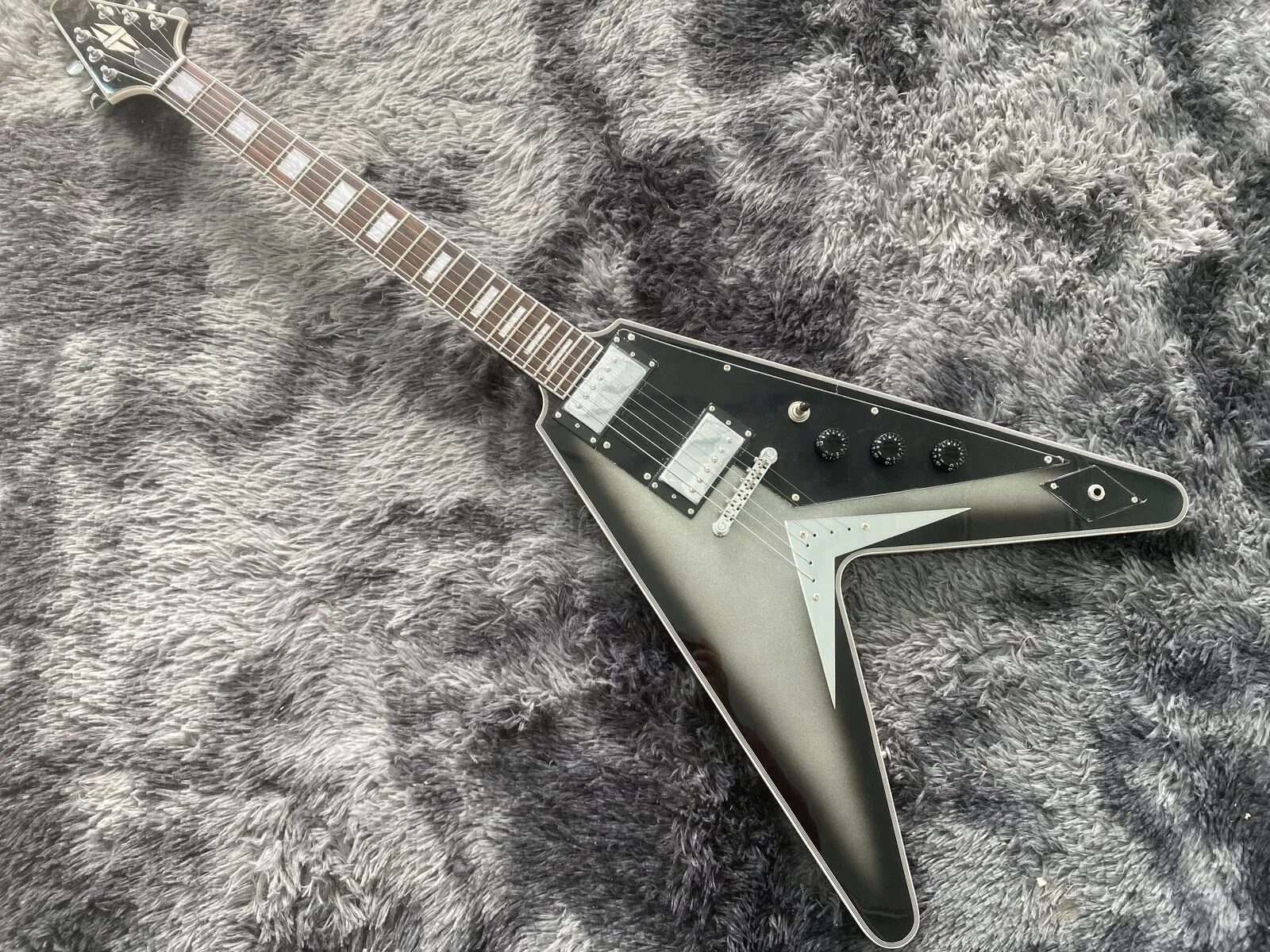 Dostosowywana fabryka elektryczna gitara Flying V Chrome Sprzęt