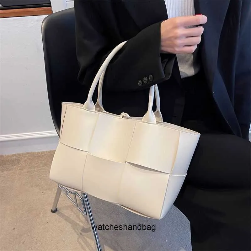 Designer Botegs V Luxury Handbag Early Spring Woven Women's Bag Mother Child Tote One Shoulder Handbag Two Piece Set Shopping Bag Large Capacity