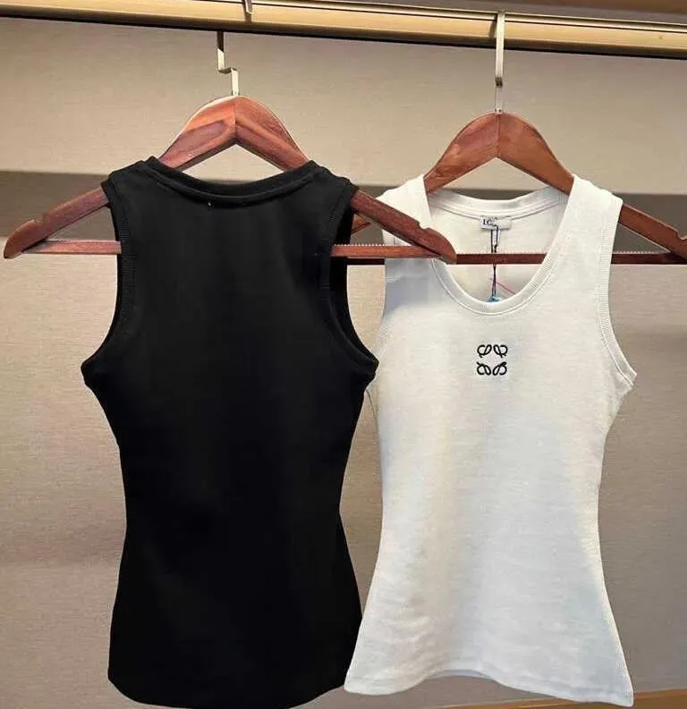 Croped Top T Shirts Women Knits Tank Top Designer Embrodery Vest Sleeveless Breattable Sticked Pullover Womens Sport Tops S M L