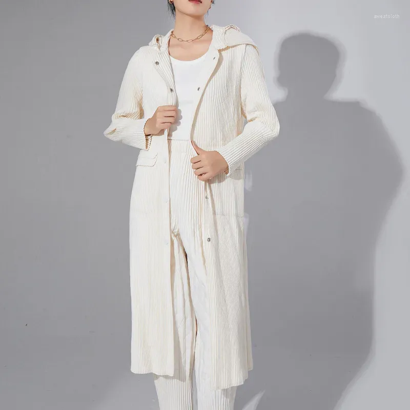 Trench da donna COZOK Elegante moda donna 2024 Autunno inverno pieghettato media lunghezza lungo Aggiungi cappotto in cotone tinta unita WT386