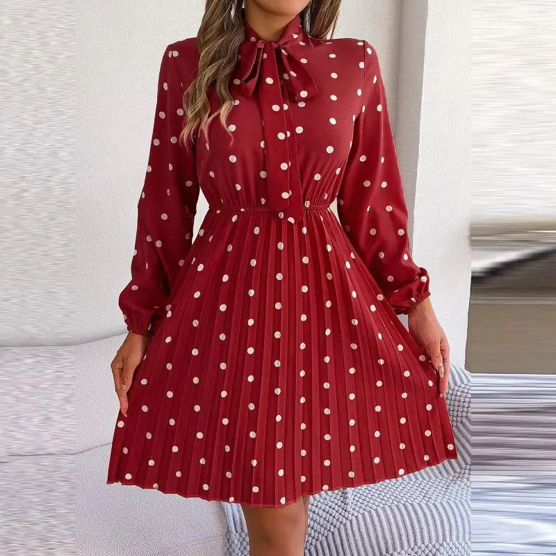 Robes décontractées 2024 Été Robe plissée Printemps Manches longues Élégant Polka Dot Party Une ligne Robe d'été à lacets Vacances Plage Robe