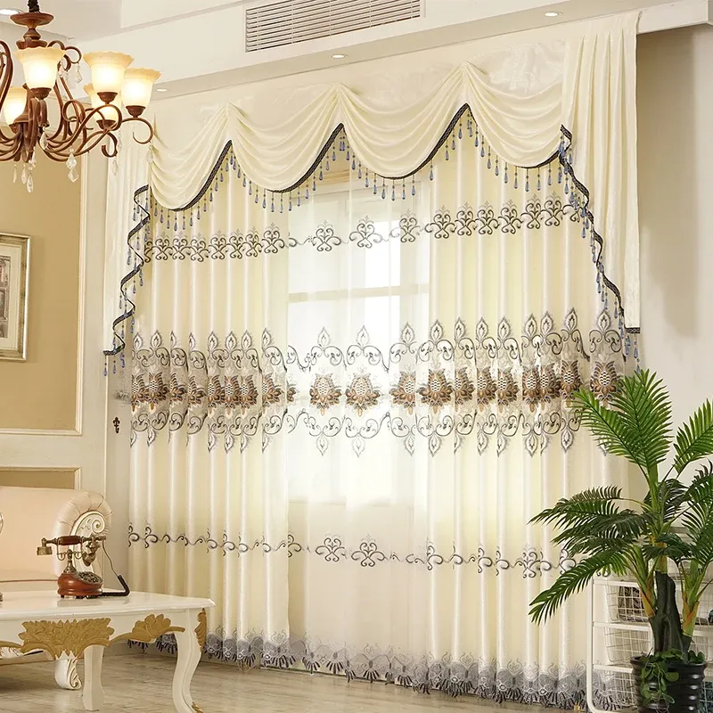 カーテンヨーロッパの豪華な白いベージュの刺繍されたリビングルームのためのカーテン高品質のベッドルームスタディキッチンホテルドアバランスカーテン