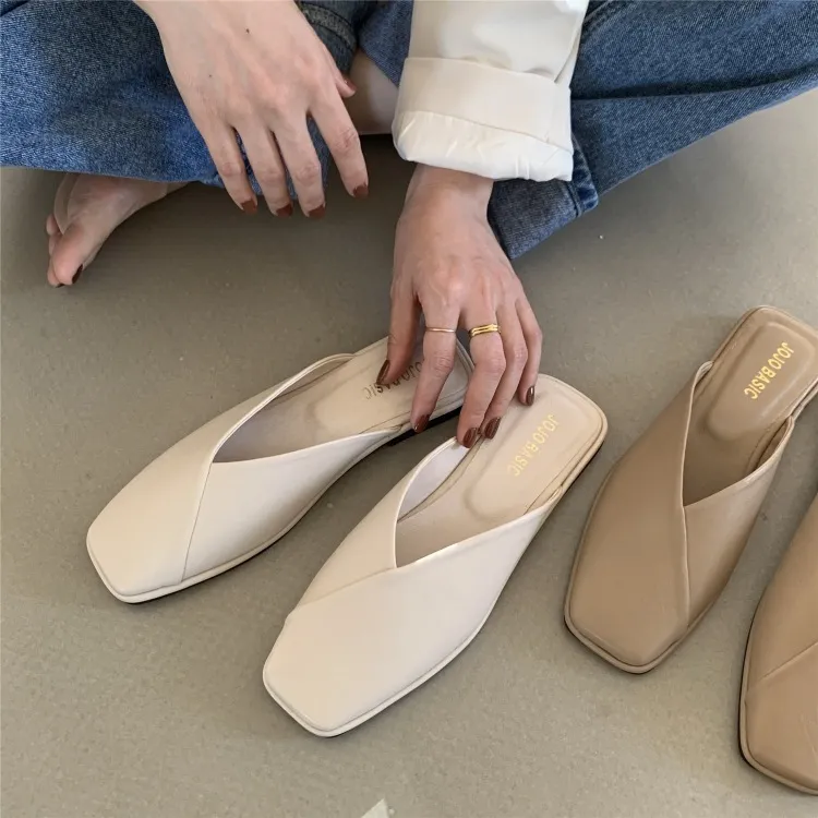 Wearing new style of summer semi slippers for women, wearing slippers on the outside Fashionable Muller shoes for women's sandals and slippers