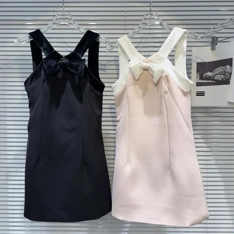 Casual Dresses Prepomp 2024 Spring Summer Ankomst ärmlös Velvet Bow Short Dress Women GP390