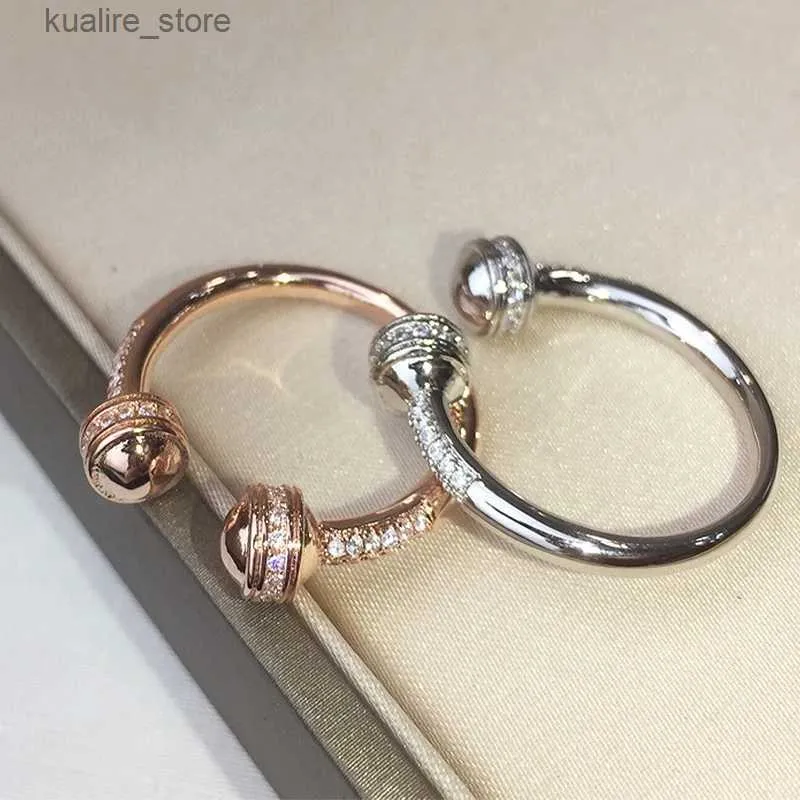 Cluster Rings Hot fashion brand womens luxury jewelry swivel bead ring wedding anniversary jewelry beautiful ring assigned to accessories pop L240315