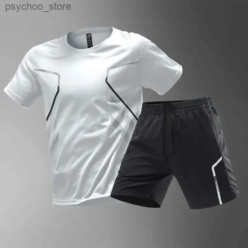 Survêtements pour hommes Summer Ice Silk Sports Ensemble pour hommes Nouveaux vêtements de sport à séchage rapide et respirants en cours d'exécution de basket-ball à manches courtes et shorts Q240314