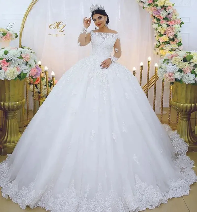 2024 Arabo Dubai Ball Gown Abiti da sposa Maniche lunghe Appliques di pizzo Lunghezza del pavimento Abiti da sposa Plus Size Lunghezza del pavimento Abito da sposa in tulle bianco