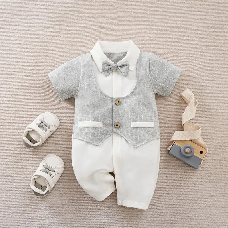 Été nouveau-né bébé gris à manches courtes gentleman coton rayé combinaison à la mode bel arc 0-12 mois combinaison pour enfants 240315