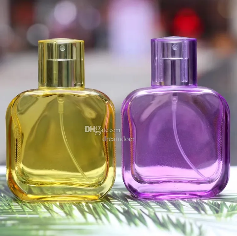 Bouteilles de parfum en verre coloré cuboïde de 50ml, bouteilles vides et rechargeables d'atomiseur de pulvérisation d'huile essentielle