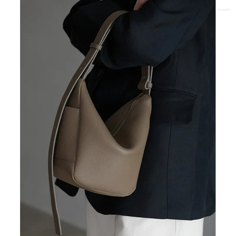 ショルダーバッグ女性ソフトPUレザーメッセンジャーバケツ財布とハンドバッグの脇の下