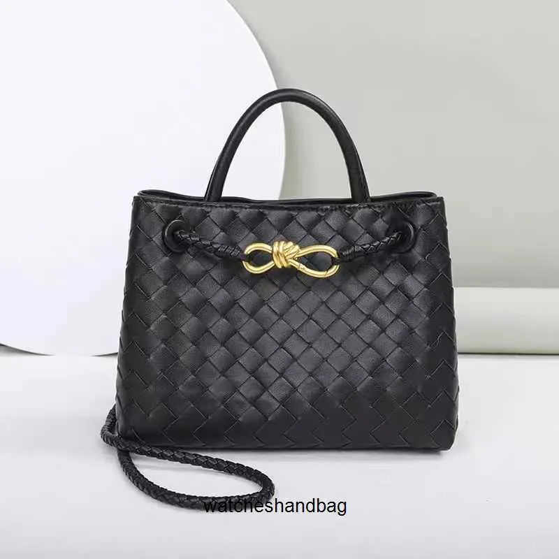 Designer Botegs V Luxury Handbag Andiamo High Capacity Tote Bag One Shoulder Commuter Crossbody Classroom Light Luxury Handheld Outgoing