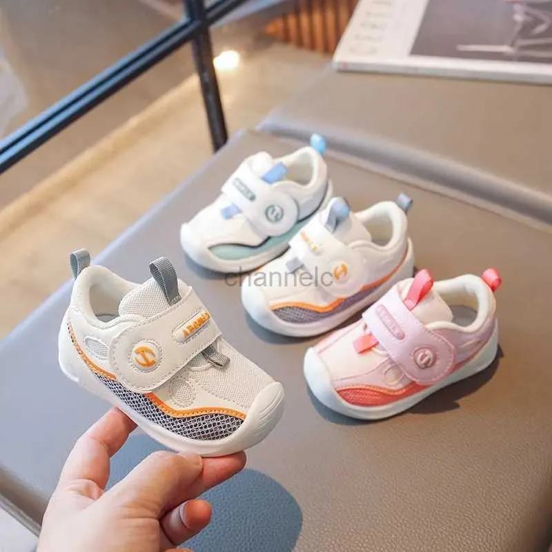 Pierwsze spacerowicze 2023 Baby At Home Buty do małego dziecka Funkcjonalne buty Sofe Sole Children Codzienne buty dla noworodków trampki 240315