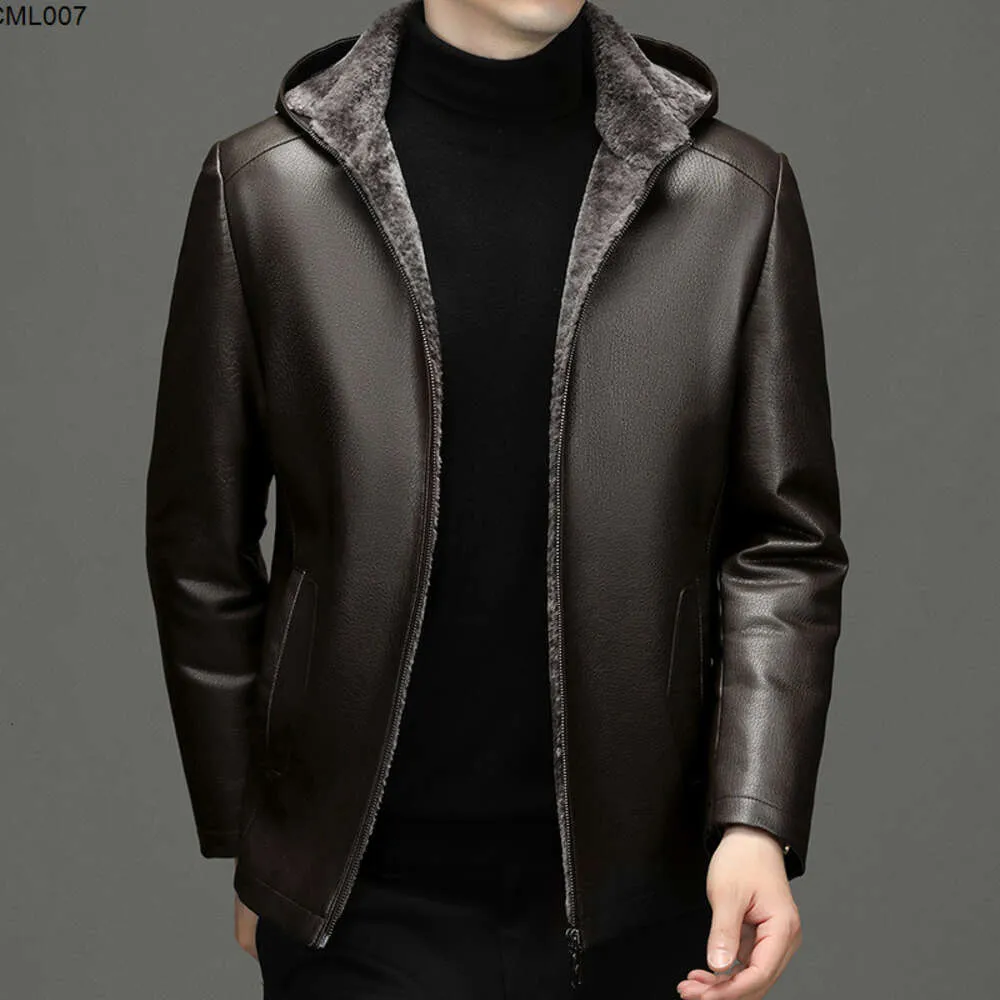 Winter Clothing New Mens Leather Jacket Middle-aged Lambhair with a Hat Sheep Fur and Integrated Warm Trendy