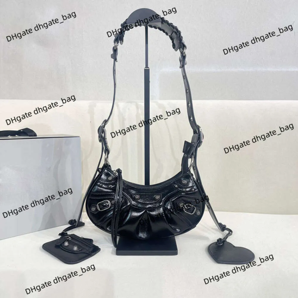 Sac de marque de mode sac à main à bandoulière pour femme Bl Elephant Half Moon sac Dents Rivet Fold Trinity Locomotive Bag Nouveau polyvalent sous les bras une épaule bandoulière sac à main