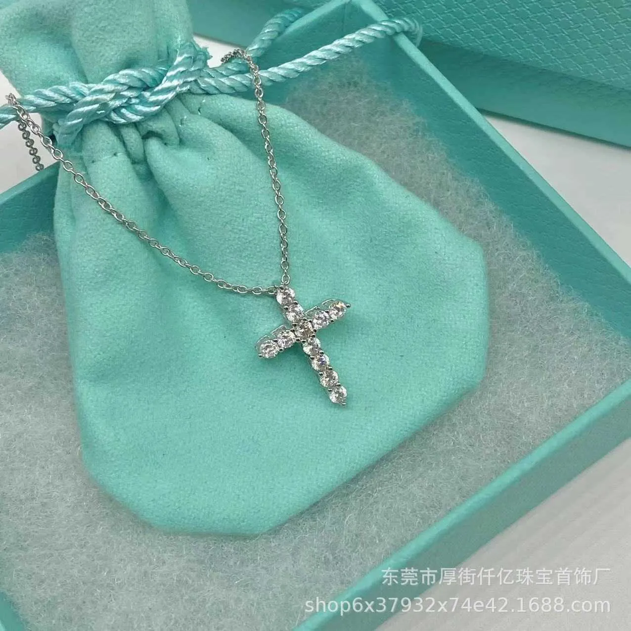 Designer tiffay and cos high-end cross studded diamond s925 sterling silver necklace fashionable simple light luxury collarbone chain