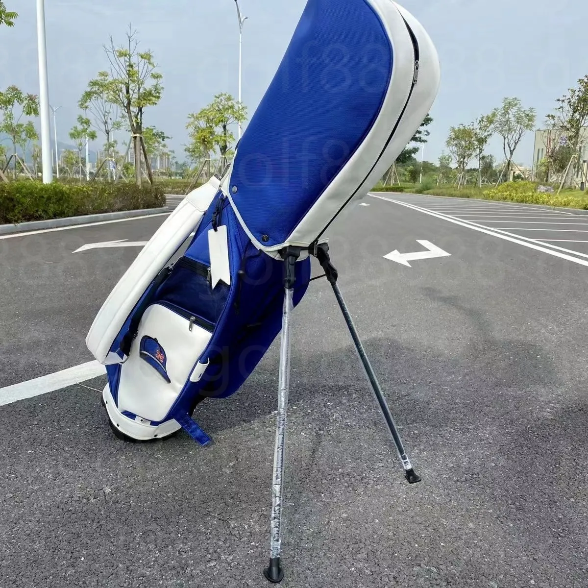 Sacs de golf Sacs avec support bleu Clubs de golf unisexes Ultra-légers Matériau imperméable de grand diamètre et de grande capacité Contactez-nous pour voir les photos avec LOGO