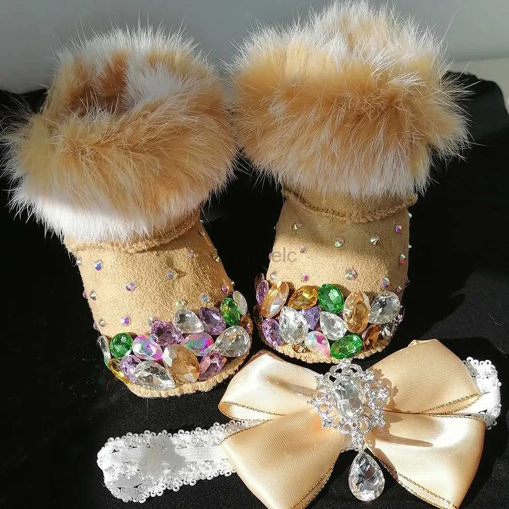 Första vandrare Crystal Pearls Girls Snow Shoes Jet Stick Shoes Bling Shiny Noble Angel Shoes Winter Shoes Gift 240315