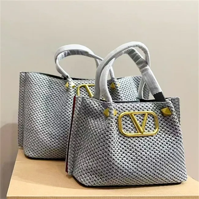 Wysokiej jakości luksusowe walentynki Raffias Designer TOTE Bag Vlogo Nit Large Shop Torebka i torebka Lady Weave Beach Torba Travel Crossbody Crutch Straw Słomowe torby na ramię 28