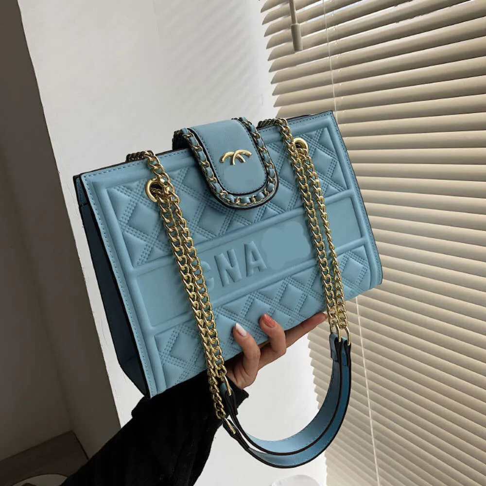 Kadınlar Çanta Çok yönlü Lingge Zincir Çantası Yeni Şık ve Minimalist Küçük Koku Rüzgar Büyük Kapasiteli Tek Omuz Crossbody Bag