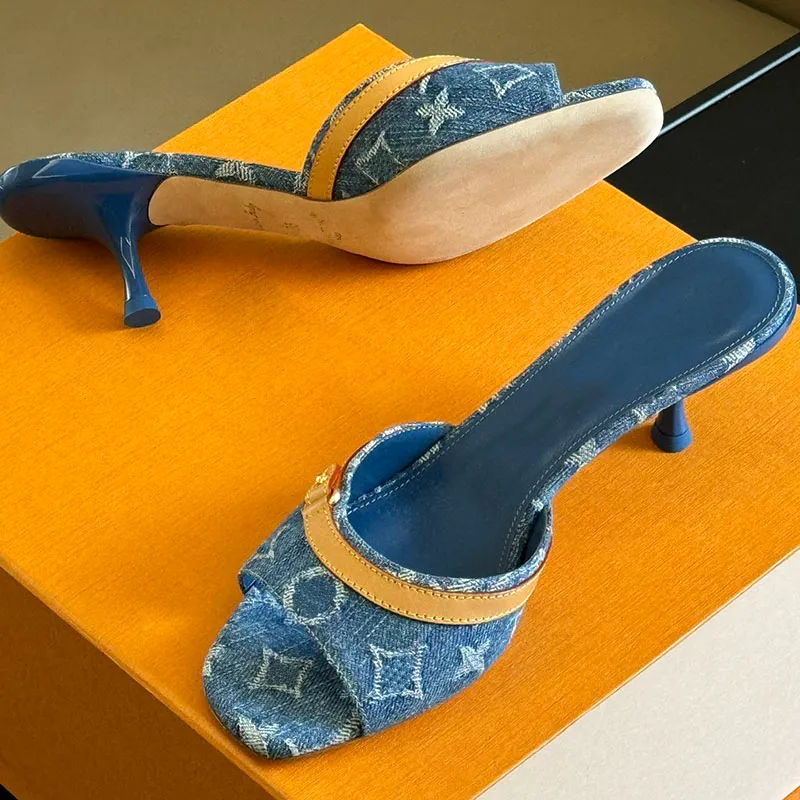 Kadınlar Sandalet Tasarımcı Denim Stiletto Topuk Terlik Baskılı Slaytlar Bayanlar Flip Flip Flip Flip Dış Plaj Ayakkabı Kızlar Deal Shoe Yaz Günlük Ayakkabı