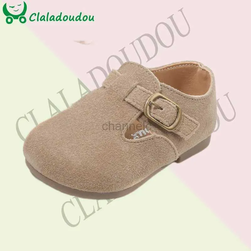 Primeiros caminhantes Claladoudou sapatos de couro originais para criança uniforme caqui camurça bebês meninas primeiro aniversário sapatos plana bebê cinta walker 240315