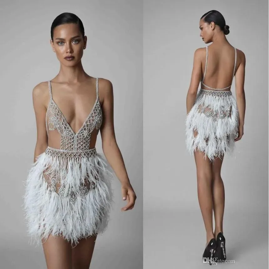 2024 Berta Feather Cocktail Dresses Sexig backless spaghetti Crystal Beads Prom Dress See Through Sexy Mini aftonklänningar Vestidos de Noiva