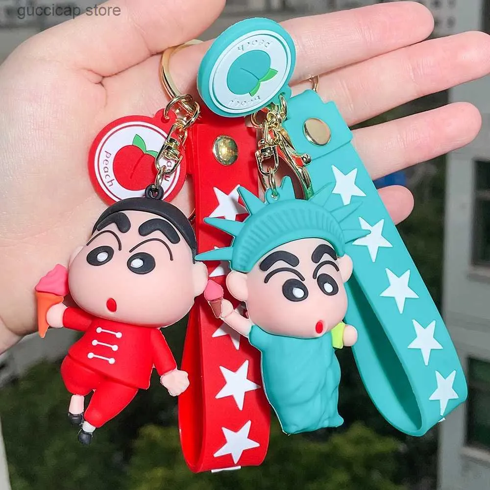 Anahtarlıklar Landards Crayon Shin-chan Keychain Anime Küçük Yeni Gün Figür Çanta Kolye Karikatür Anahtar Zincir Aksesuarları Oyuncaklar Hediye Y240316