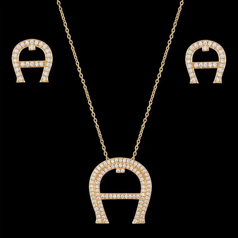 Conjuntos de joias de casamento Vankelif Simples Colar e Brincos Conjunto de joias femininas com zircão micro letras incrustadas joias populares clássicas Q240316