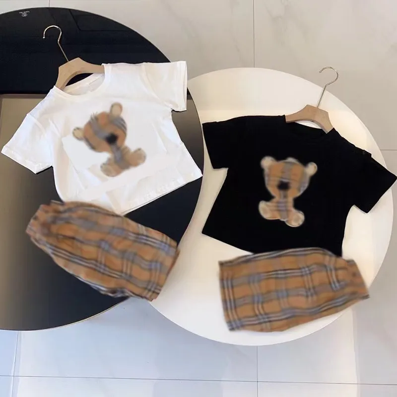 23 Nuovo prodotto estivo per uomini e donne Bambini piccoli e medi Lettera B Set classico in cotone stampato con orsetto Abbigliamento per bambini alla moda