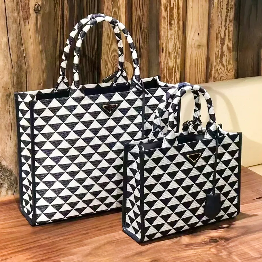 Designer bag Luxury Triangle Symbole the tote bag large embroidery pochette shopper handbag Shoulder Bag man Womens Mini phone crossbody clutch mirror quality bags