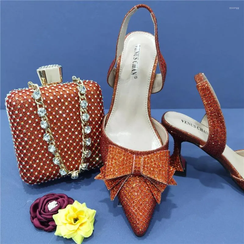 Kleid Schuhe Nigerian Mode Geformt Mid-heel Design Spitze Damen und Taschen Orange Hochzeit Party Großhandelspreis