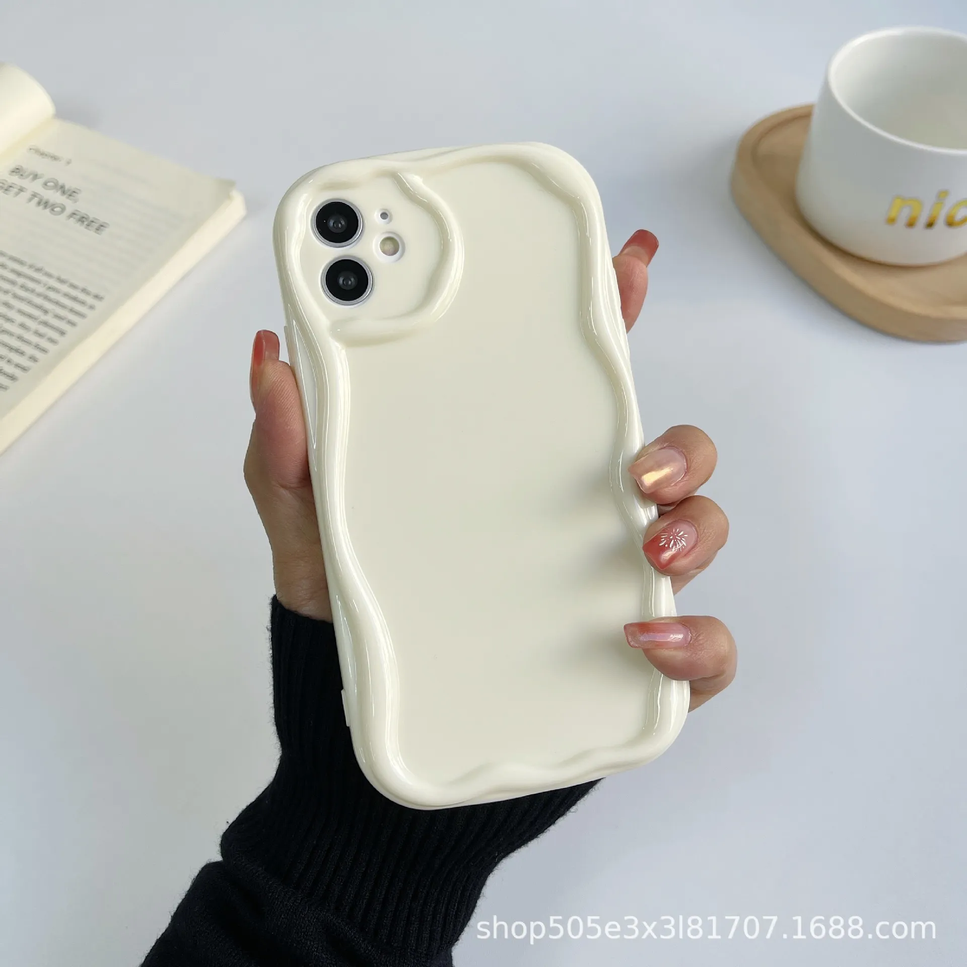 Transparante nieuwe TPU-crème schaal is geschikt voor Apple 11 mobiele telefoon beschermhoes crème eenvoudige beugel mobiele telefoonhoes