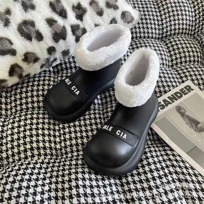 % 25 İndirim Spor Ayakkabıları 2024 Yüksek Baskı Yeni Paris Yuvarlak Bebek Kafası Su geçirmez ve Anti -Slip Kalın Alt Botu Renkli Yağmur Botları Kısa Boot