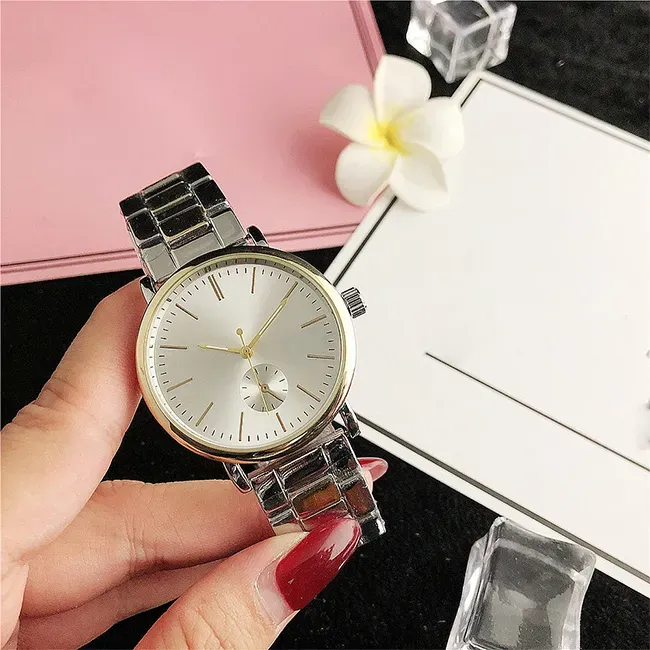 2024 Luxe Beroemde Designer vrouw horloges Armband Horloge Mode dame jurk horloge Groothandel Roestvrij staal quartz Dameshorloge drop