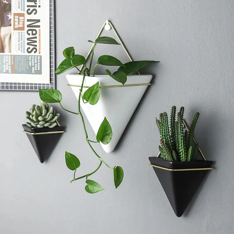 Wall Mounted Triangle Plant Flower Pot Nordic Ceramic Flowerpot Succulent Plant Holder Indoor Hanging Planter Geometric Vase 240311