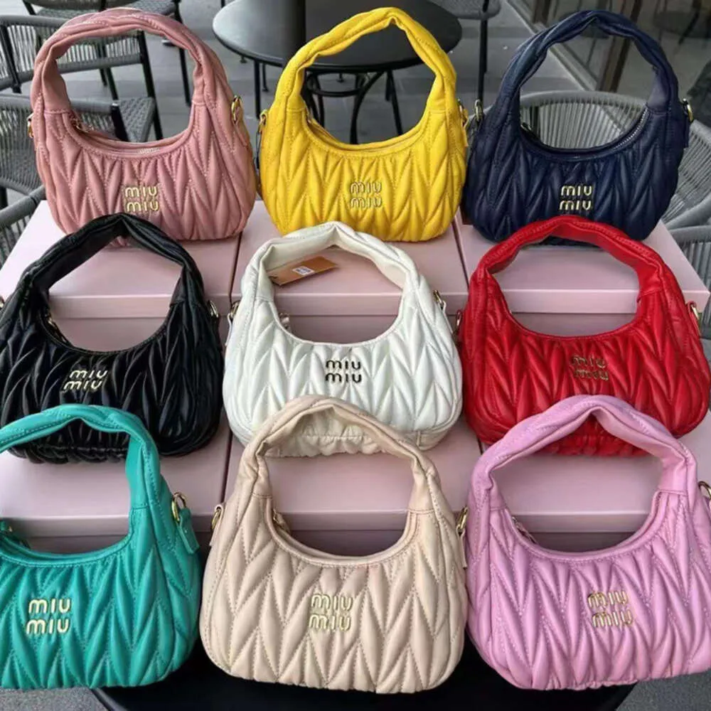 Design handbag clearance sale 2024 New Underarm Bag Folded Cloud Fashionable Dumpling Moon Teeth Handheld Diagonal Straddle