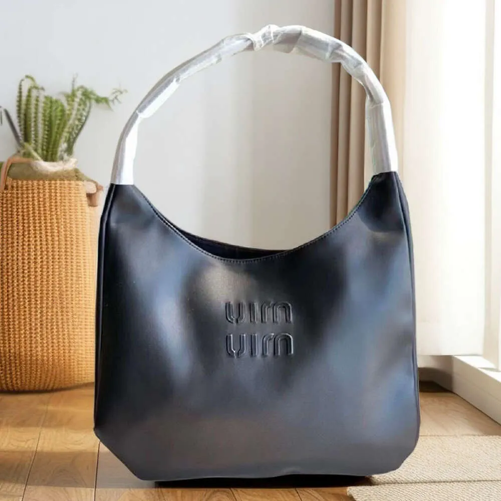 Sac à main Design liquidation, nouveau sac fourre-tout de grande capacité, tendance, petite foule, épaule Portable sous les bras, seau d'eau pour femme