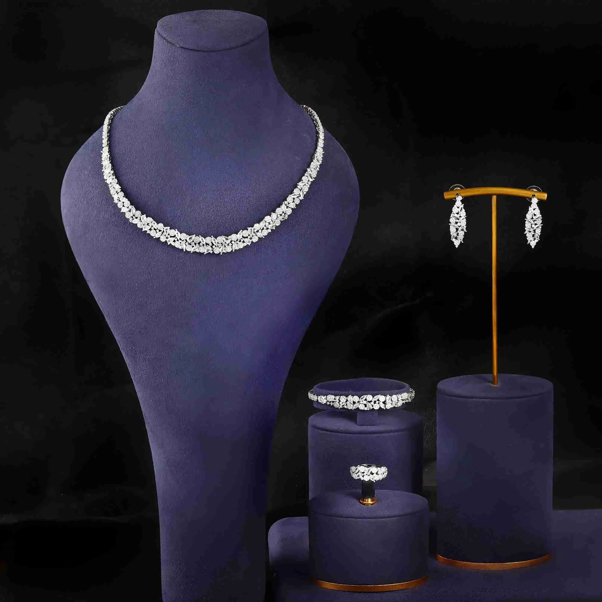 Conjuntos de joias de casamento Venda quente conjunto de joias de 4 peças em zircônia cúbica para festas de casamento femininas acessórios de casamento Dubai Arábia Saudita Q240316
